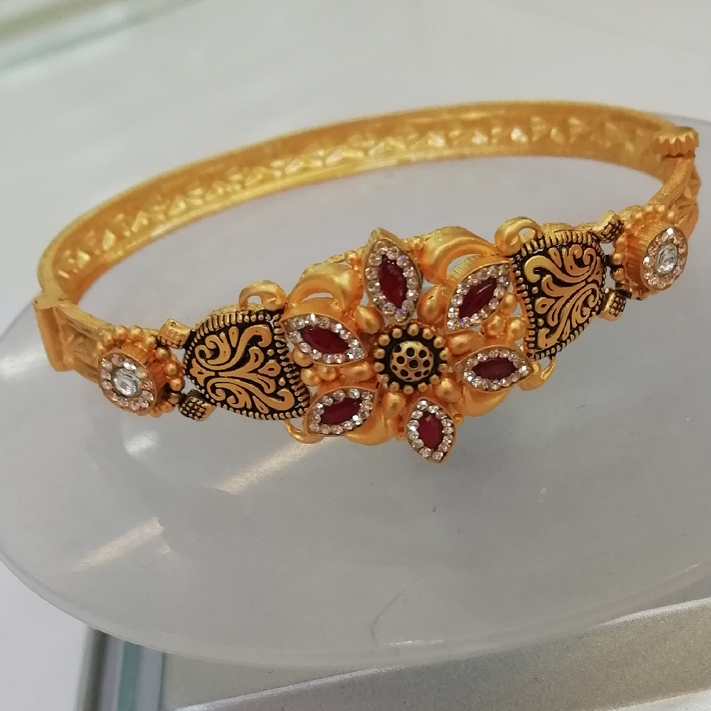 916 gold Swarovski Zirconia diamond & antique ladies bangle kada