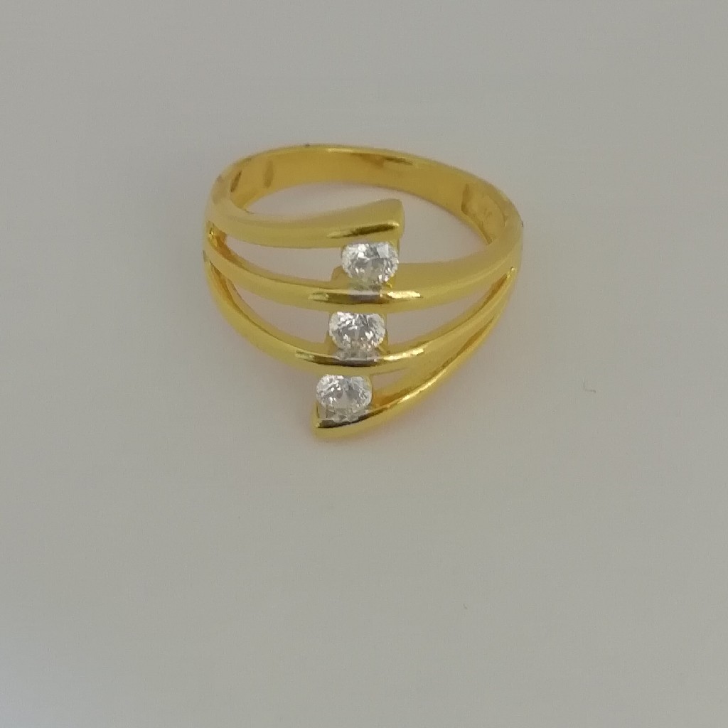 916 gold fancy diamond ladies ring