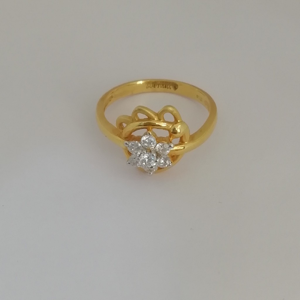 916 gold fancy stone ladies ring