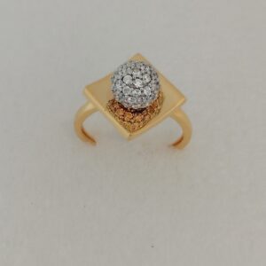 916 gold square design ladies ring