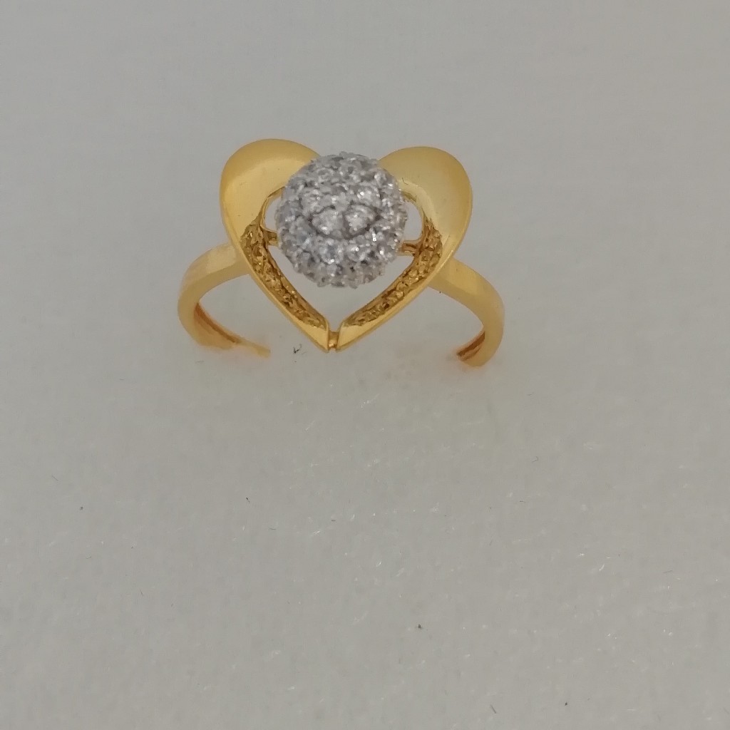 916 gold heart shape ladies ring