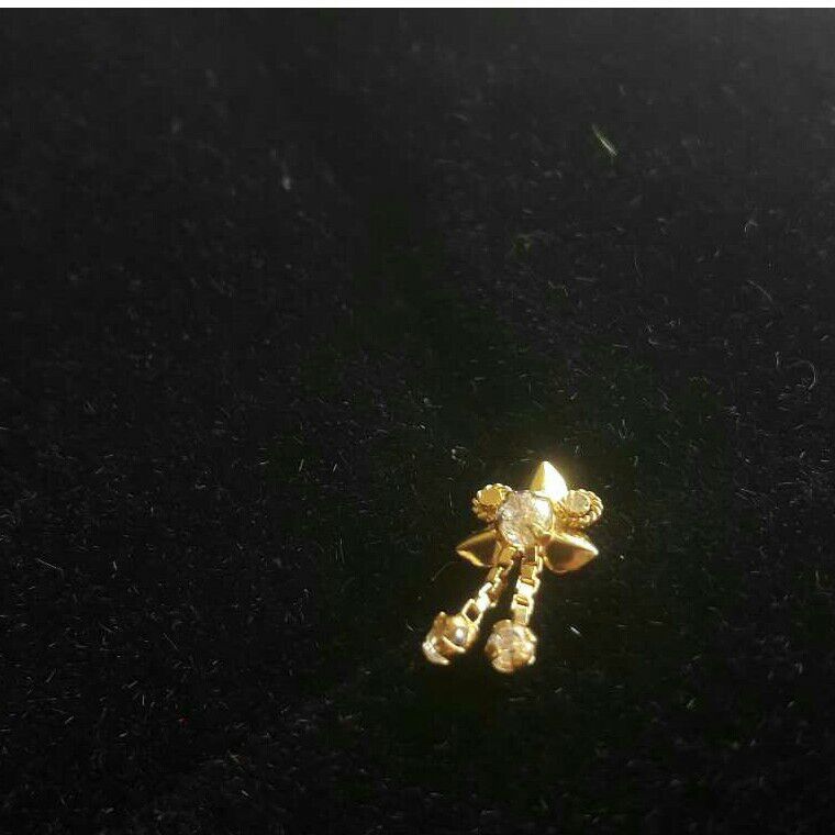 916 Gold Attractive Ladies Nosepin