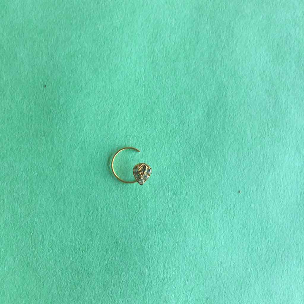 18KT Yellow gold Fancy Leaf Shaped Nosepin (Nath)