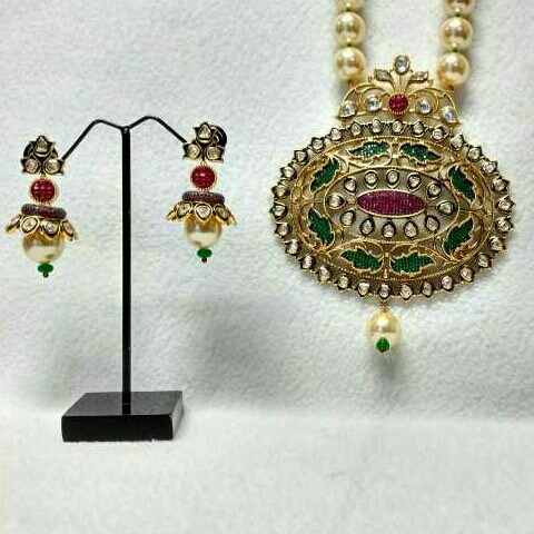 Gold Pendant Set