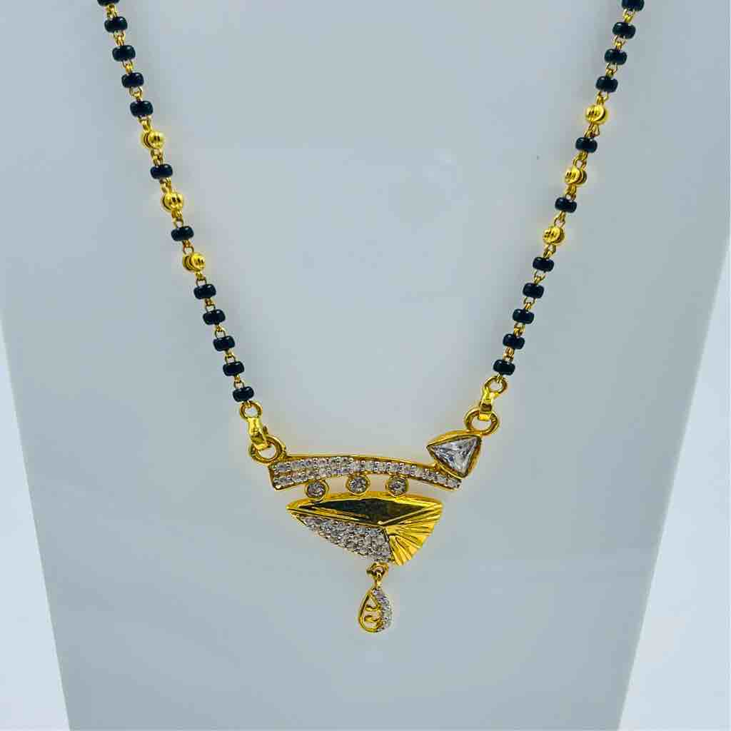 916 Gold  Single Line Fancy Mangalsutra With Fancy Diamond Earrings