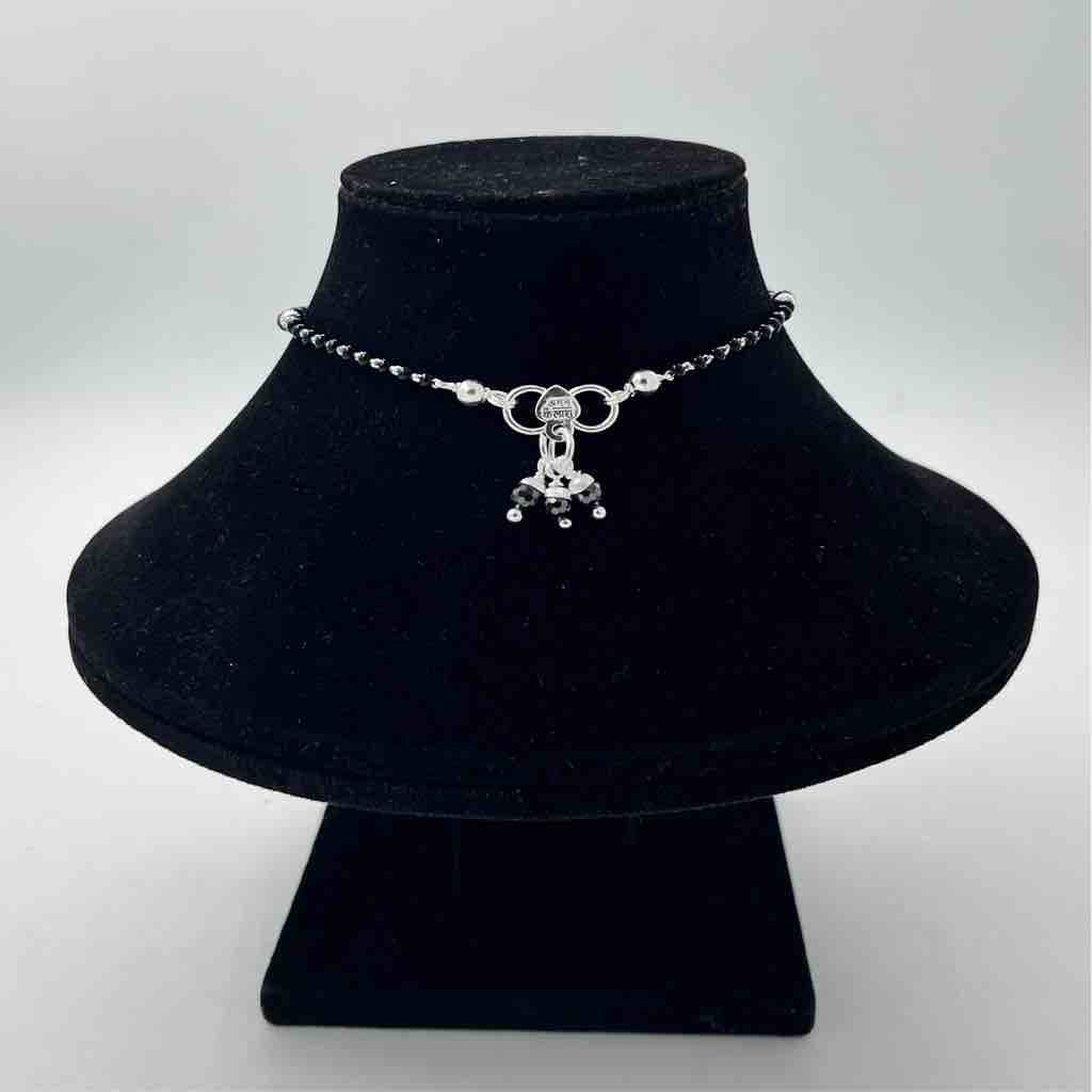 Silver bombey fancy black manka design payal