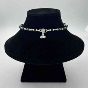 Silver fancy green har (???)type payal
