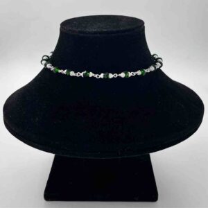 Silver fancy green har (???)type payal