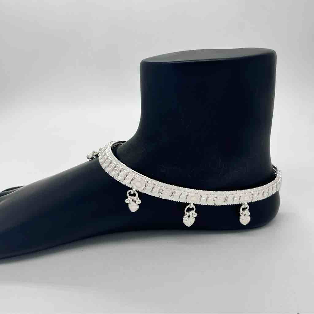 Silver Kismat Fancy Simple Three Line Design Anklets