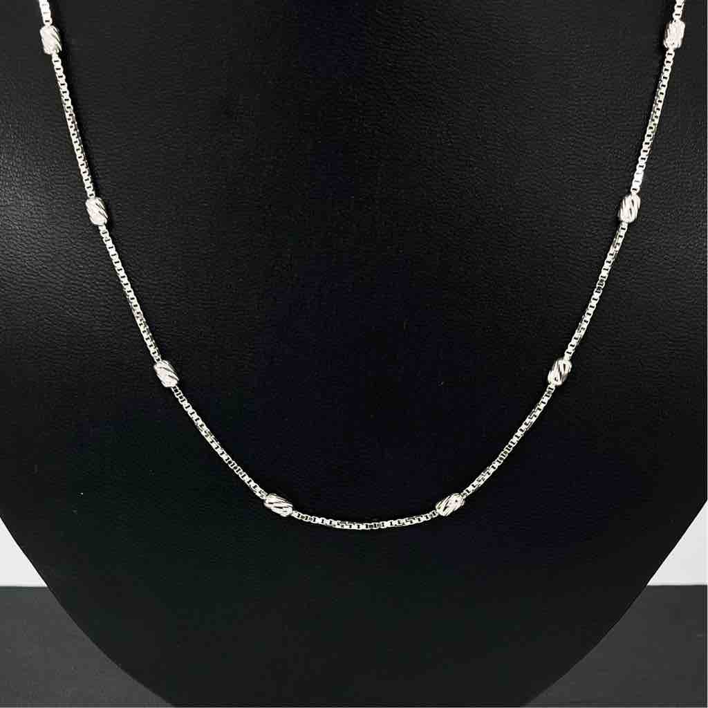 925 streling silver ladies boxe/machine design chain