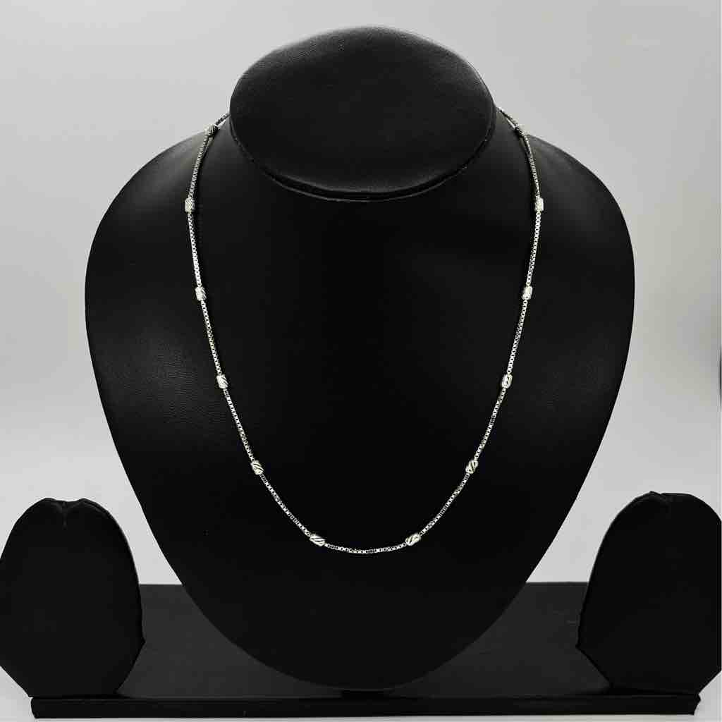 925 streling silver ladies boxe/machine design chain