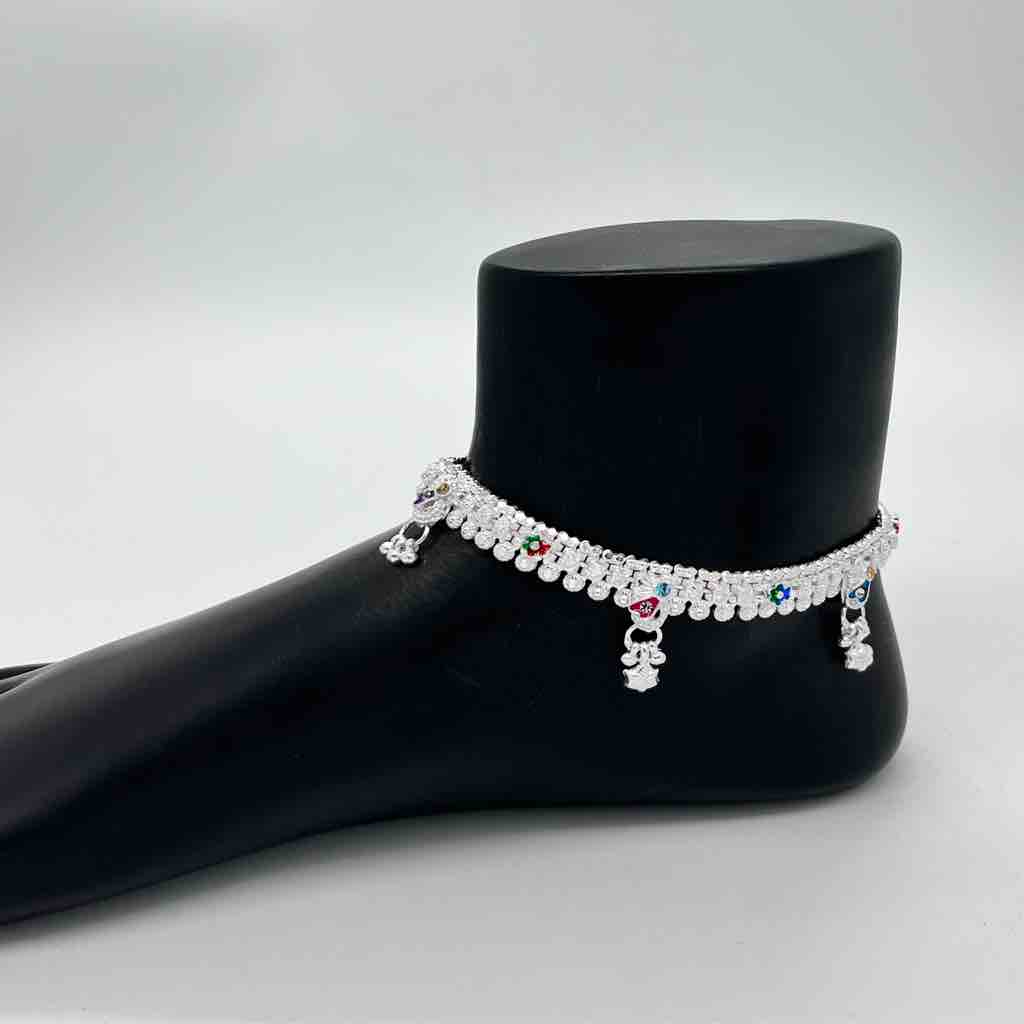 Silver kismat fancy dal design payal