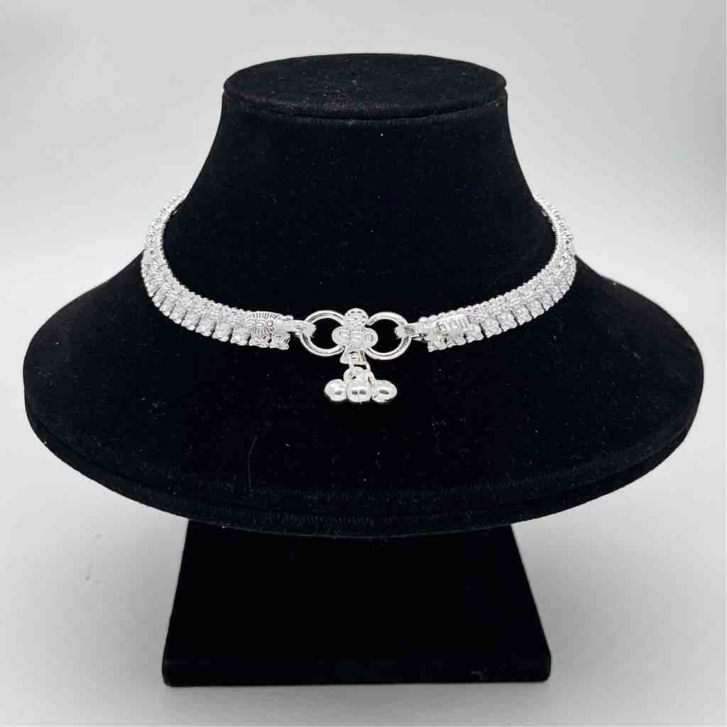 Silver Kismat One Line Dal Patta Design Payal