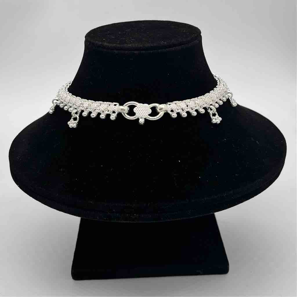 Silver Jodhpuri Gungru And Rava Design Payal