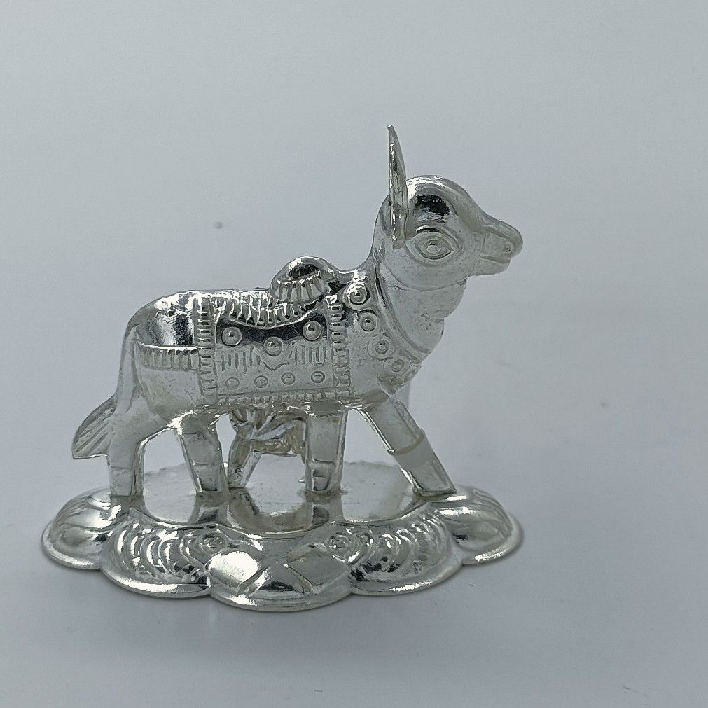 (???) Silver Design Cow Idol