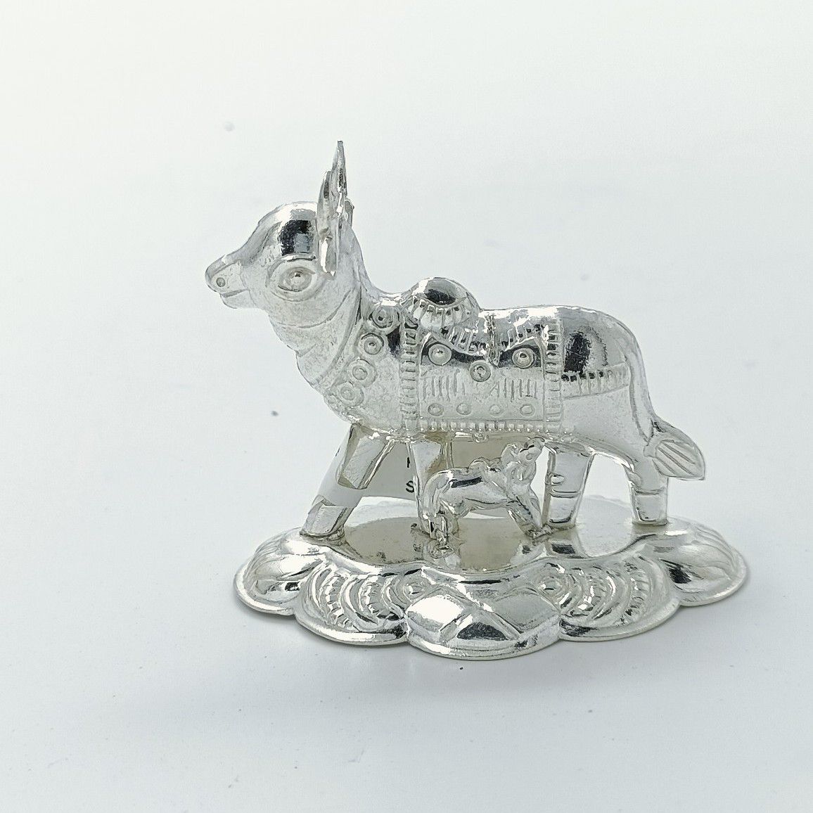 (???) Silver Design Cow Idol