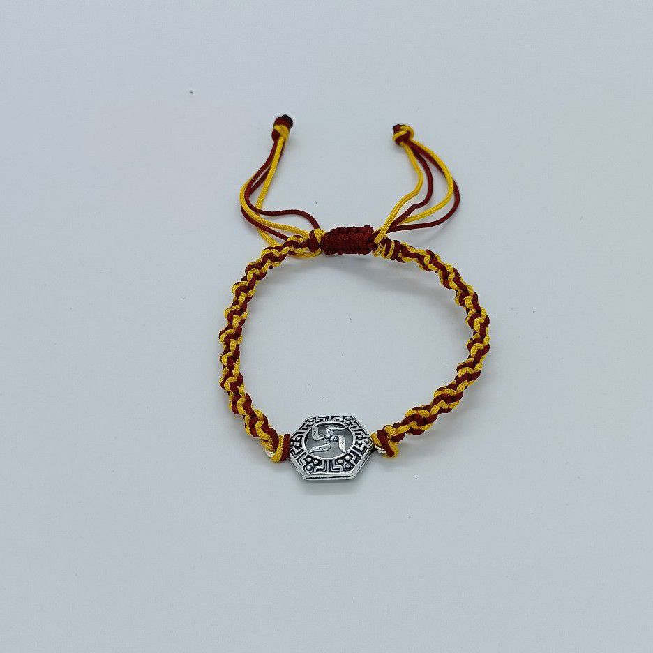 New Design In Silver Rakhi 800