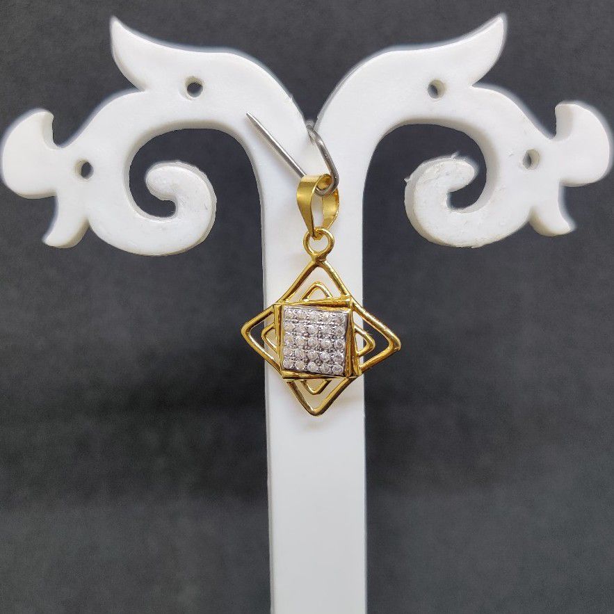 Gold 18c Square Diamond Design Pendant