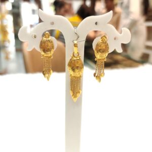 916 Gold Pendant Set Oval Latkan Design