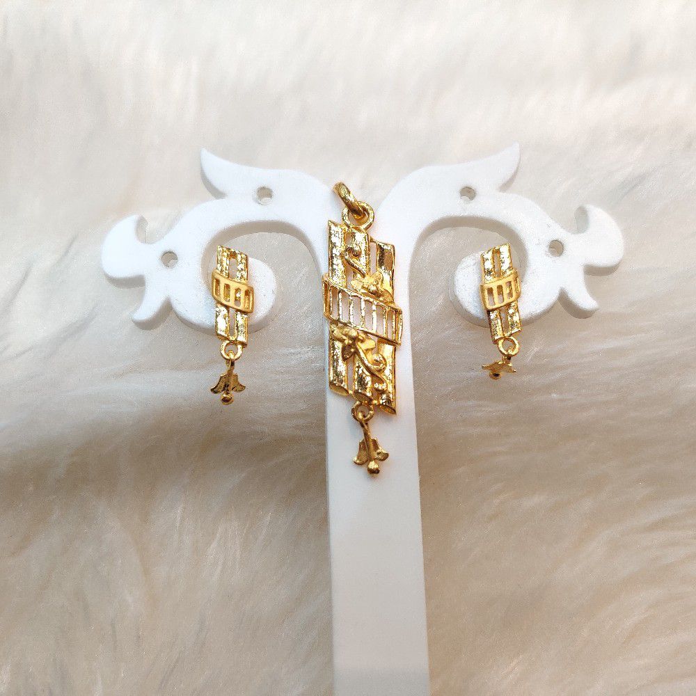 Gold Pendant Set Music Type