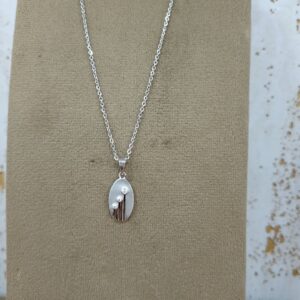 Silver oval shape pendant chain