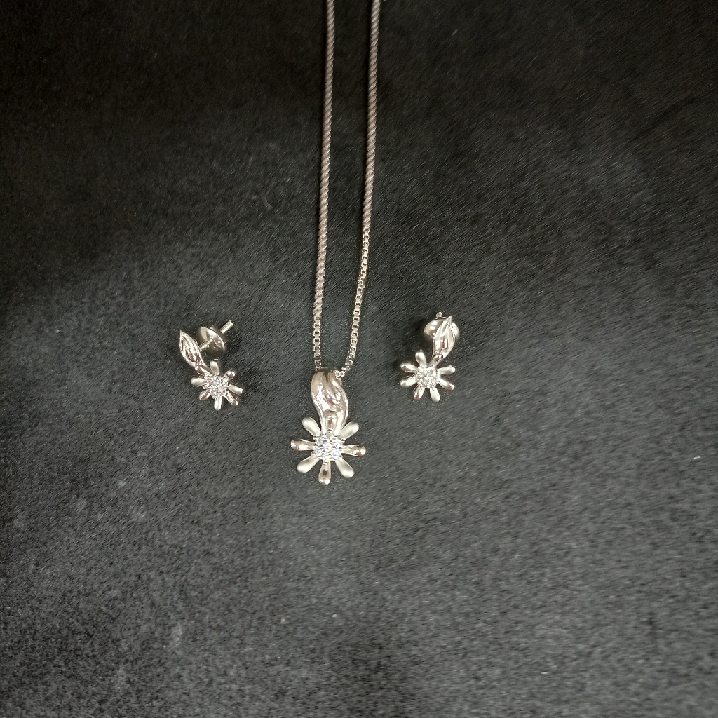 platinum plated pendant chain and earrings