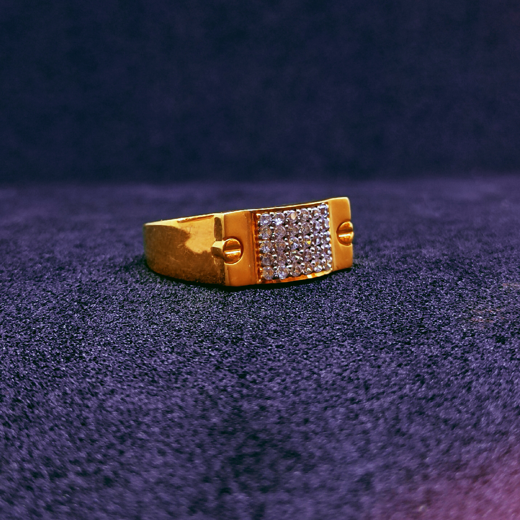 916 Gold cz design ring
