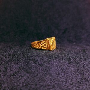 916 Gold Shiny ring for gents