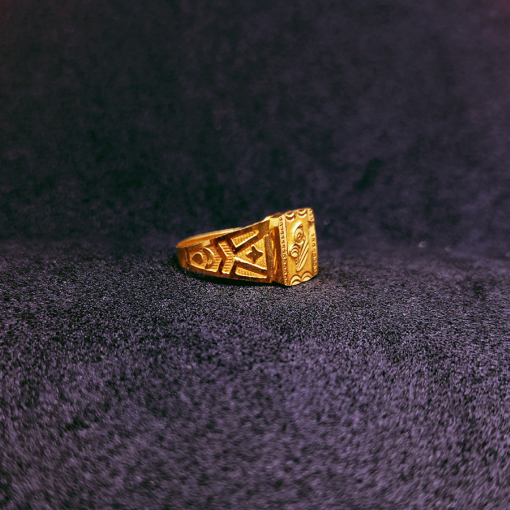 916 Gold Shiny ring for gents