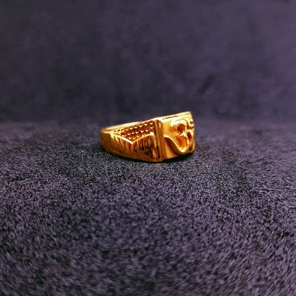 gold  OM DESIGN hallmarked ring