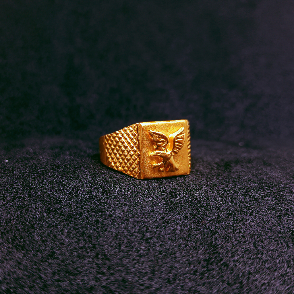 916 Gold eagle design ring