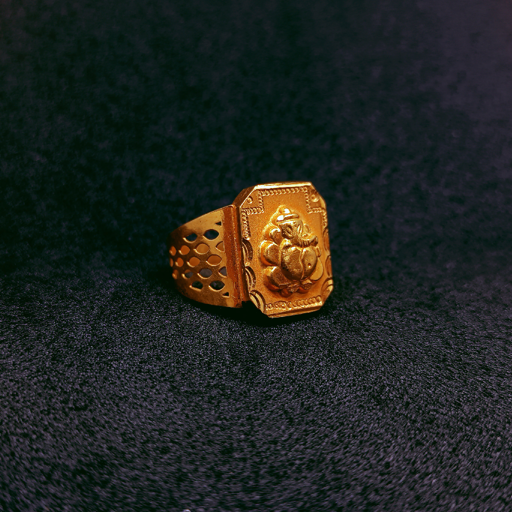 916 Gold Ganpati With Pattern Casting Ring