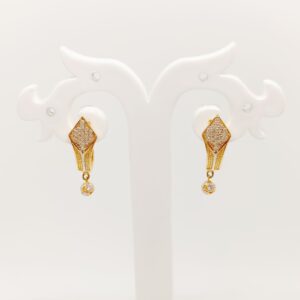 20 Carat Gold and diamand hallmarked Earrings