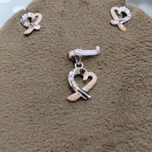 pendent set