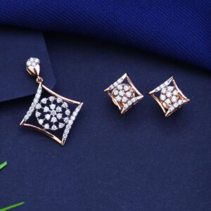 18K Gold Diamond Pendant Set