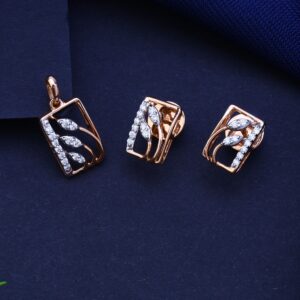 18K Gold Elegant Pendant Set