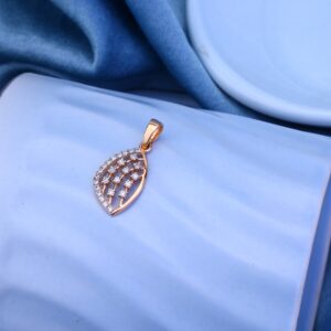 18Kt Gold Oval Shape Pendant