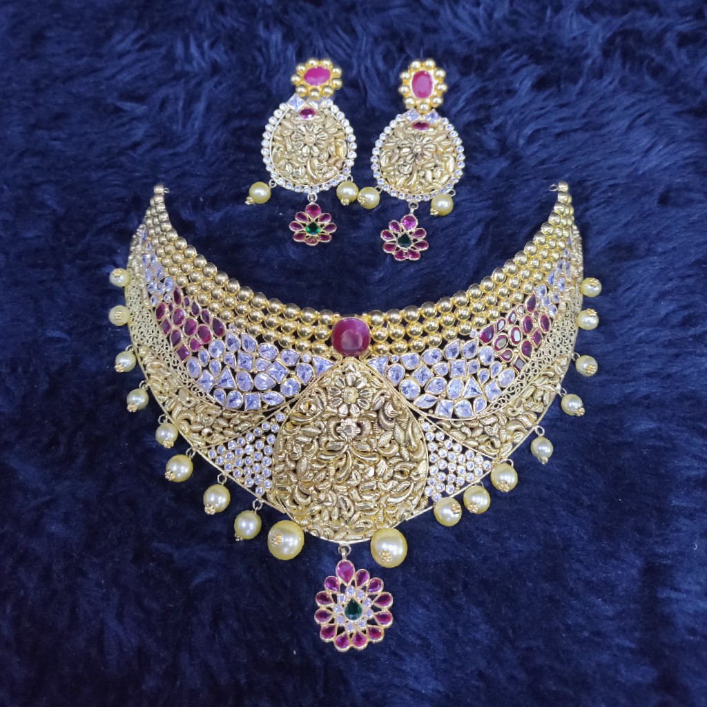 18KT/750 Fancy Antique Romini Choker Set