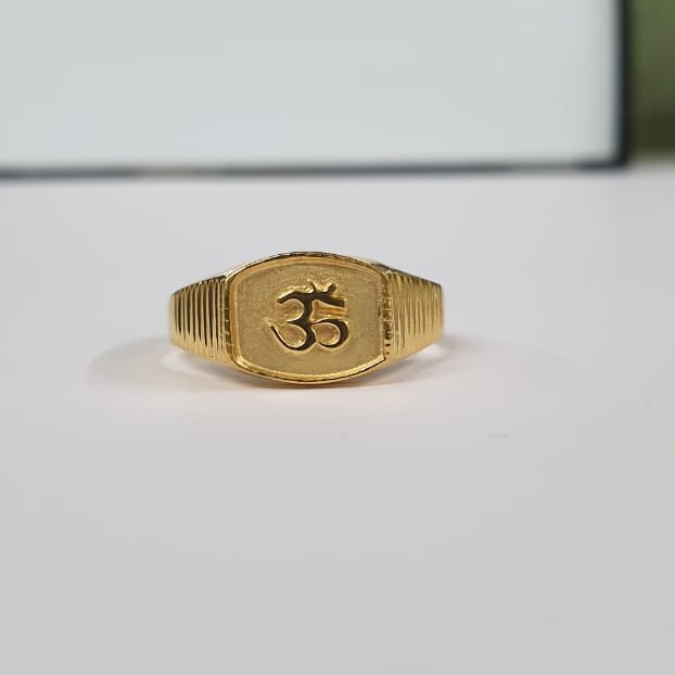 22Kt Yellow Gold Norrie Om Dull Polish Ring For Men