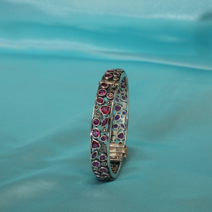 92.5 Sterling Silver Heart Oval & Round Shape Ruby Stone light oxidised Antique Brecelet For Women