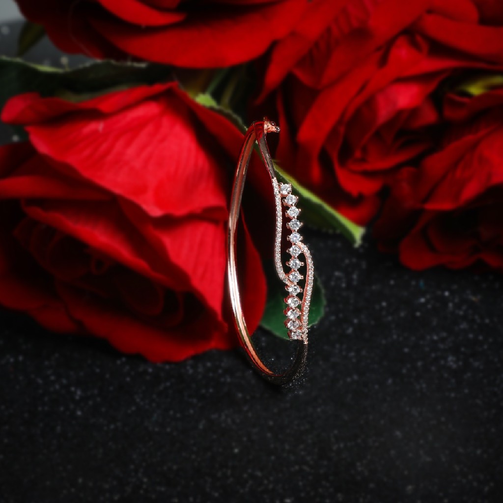 92.5 Sterling Silver Solitaire Stone Rose Plated Brecelet For Women