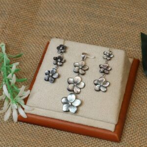 92.5 silver Floral Design  Pendant Set