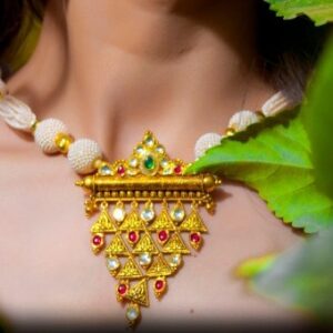 22KT Yellow Gold Pyramid Shaped Jewellery For Women