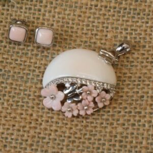 92.5 Silver Elegant Carved Round Sapphire Pendant Set