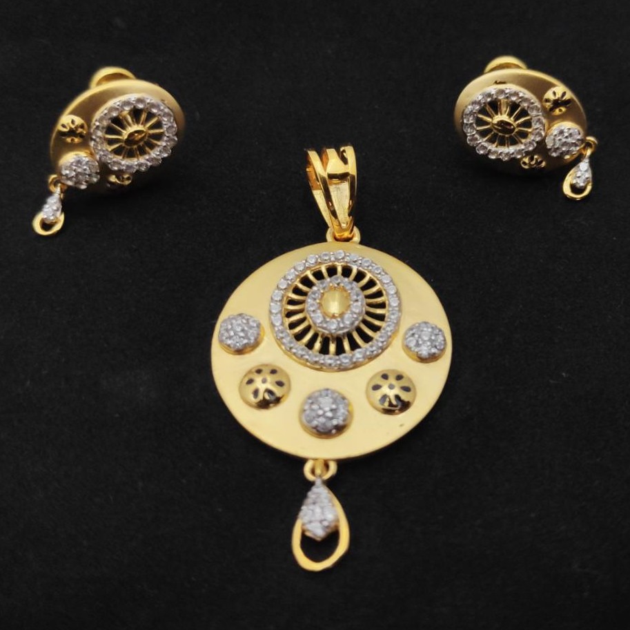 91.6 Gold Happiness Web Cubic Zirconia Pendent Set