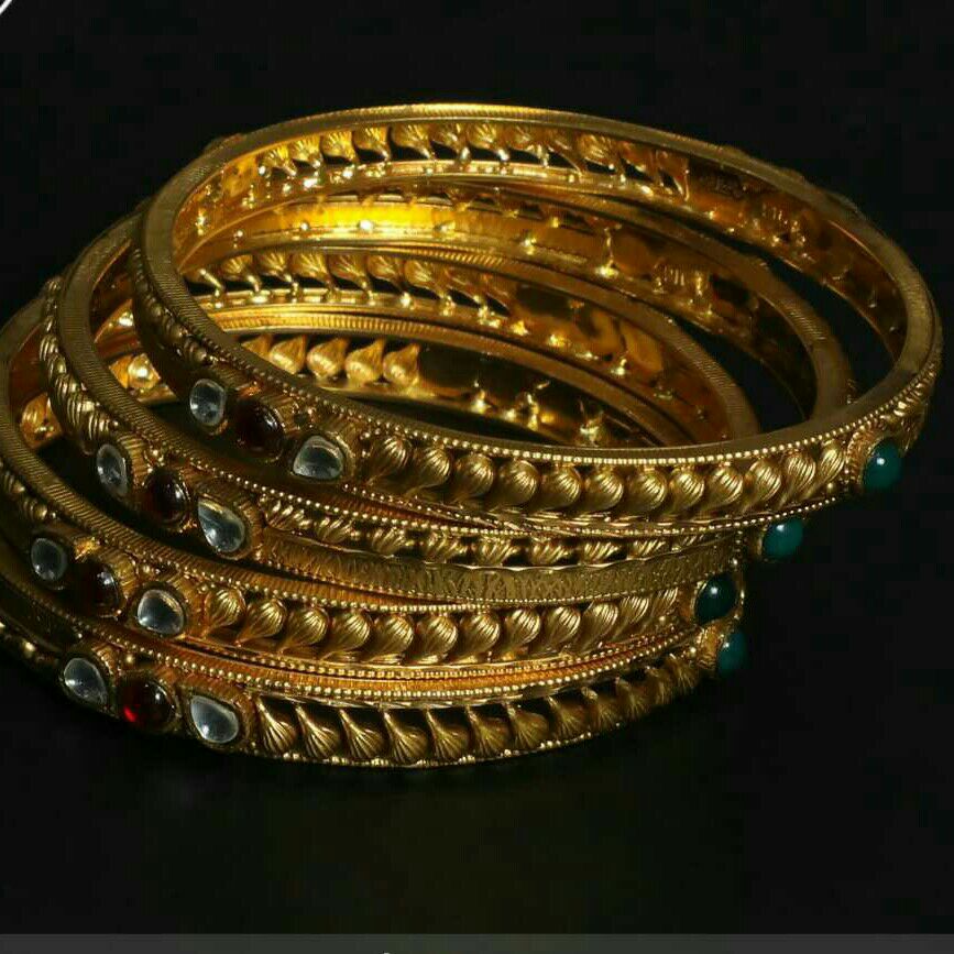 Attractive Ladies Bangles 22kt
