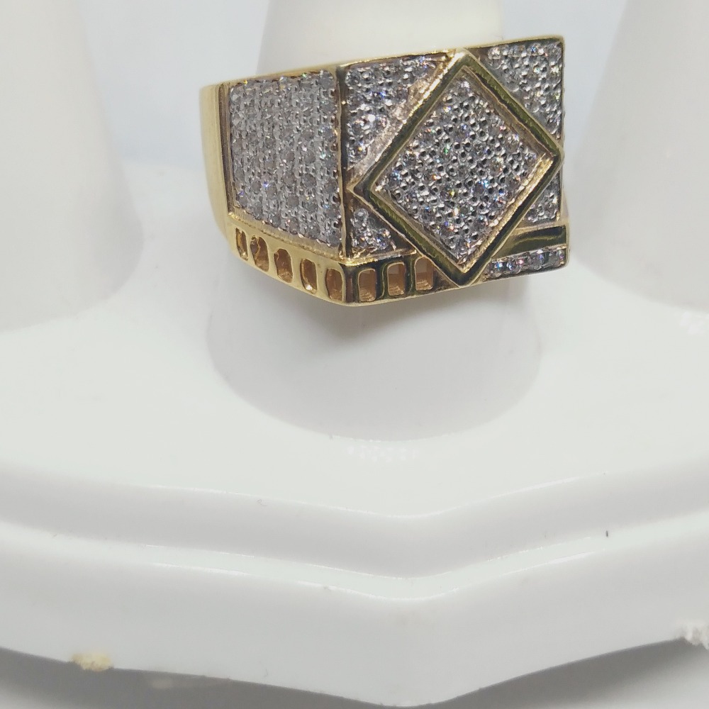 22KT Gold Diamond Shape Gents Ring