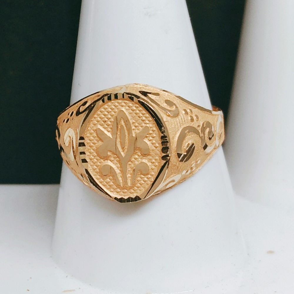 916 Gold Flower Design Topa Gents Ring
