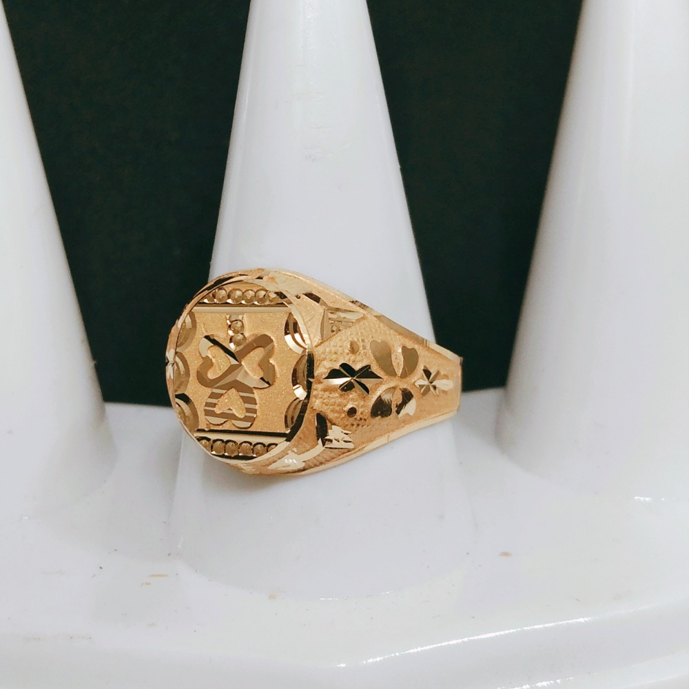 916 Gold Heart Design Topa Gents Ring