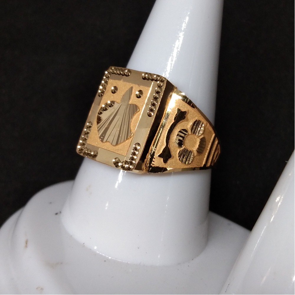 916 Fancy Gold Designer Gents Ring